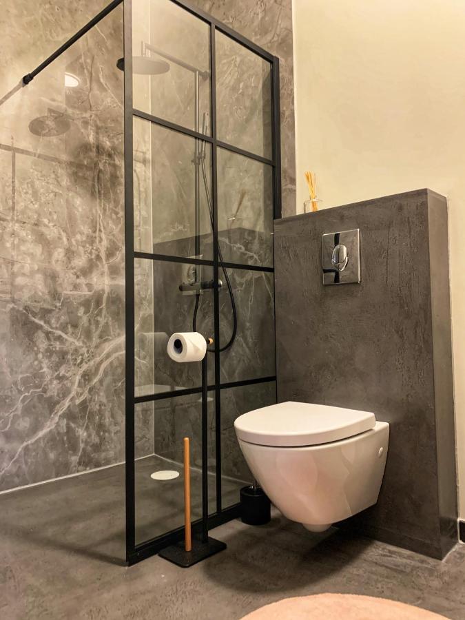 Broncks Apartment 5 - Modern 2-Bedroom In The Heart Of Tórshavn Exteriör bild