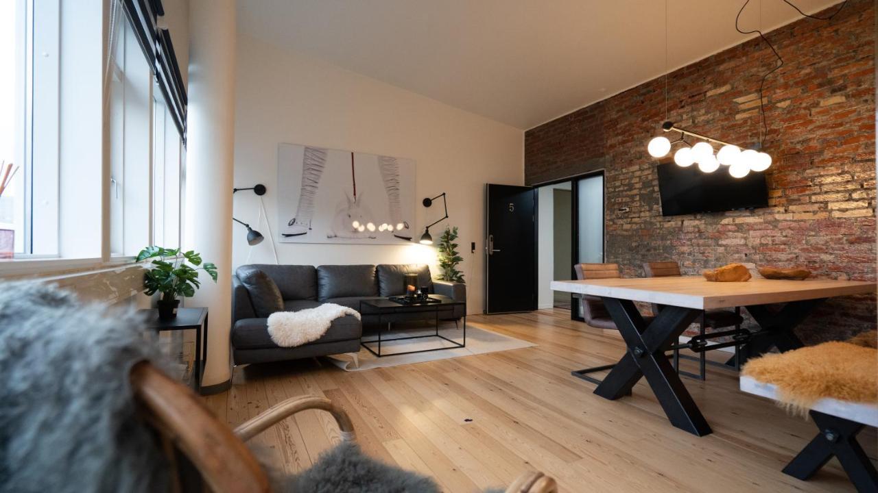 Broncks Apartment 5 - Modern 2-Bedroom In The Heart Of Tórshavn Exteriör bild