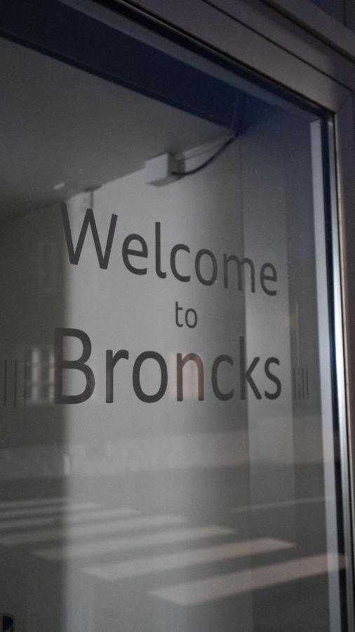 Broncks Apartment 5 - Modern 2-Bedroom In The Heart Of Tórshavn Exteriör bild